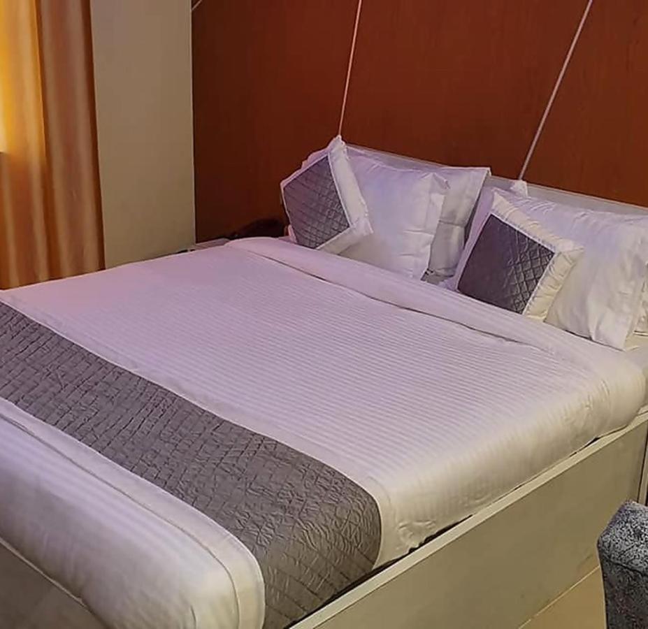 Gokul Raj By Wb Economy , Madhubani Hotel Kültér fotó